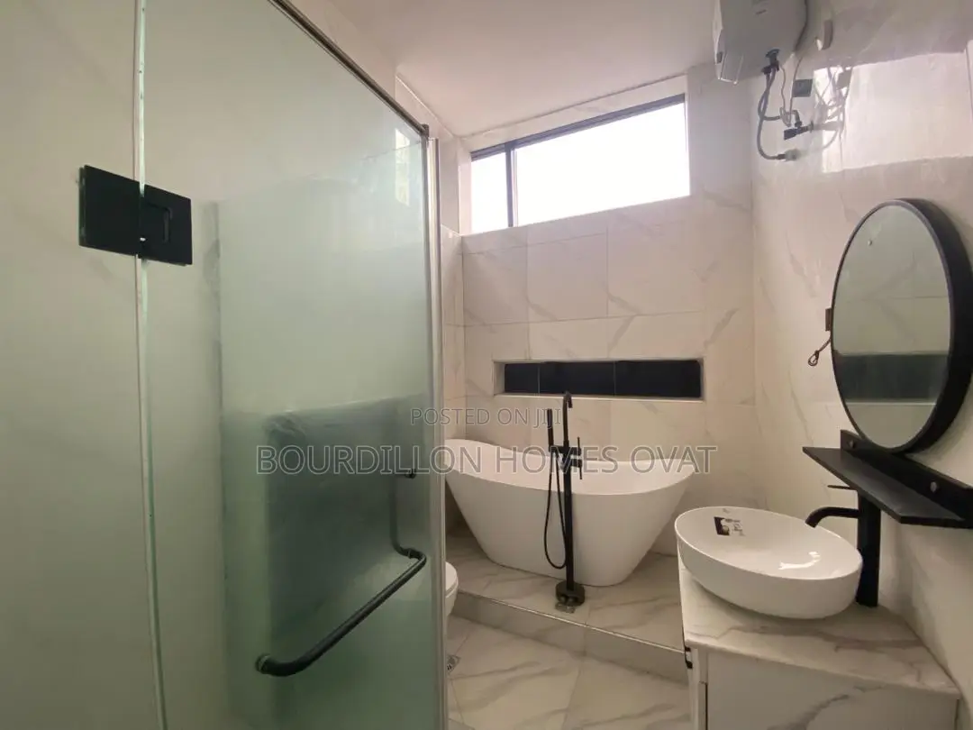 4bdrm Duplex in Harris Drive/Vgc for sale