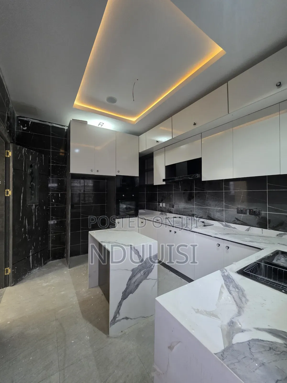 4bdrm Duplex in Dpkay Estate, Lekki for sale