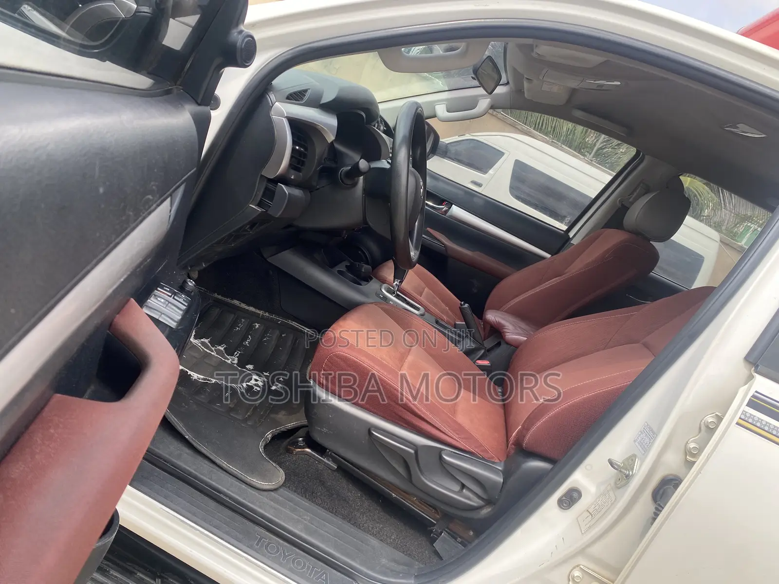 Toyota Hilux 2018 White