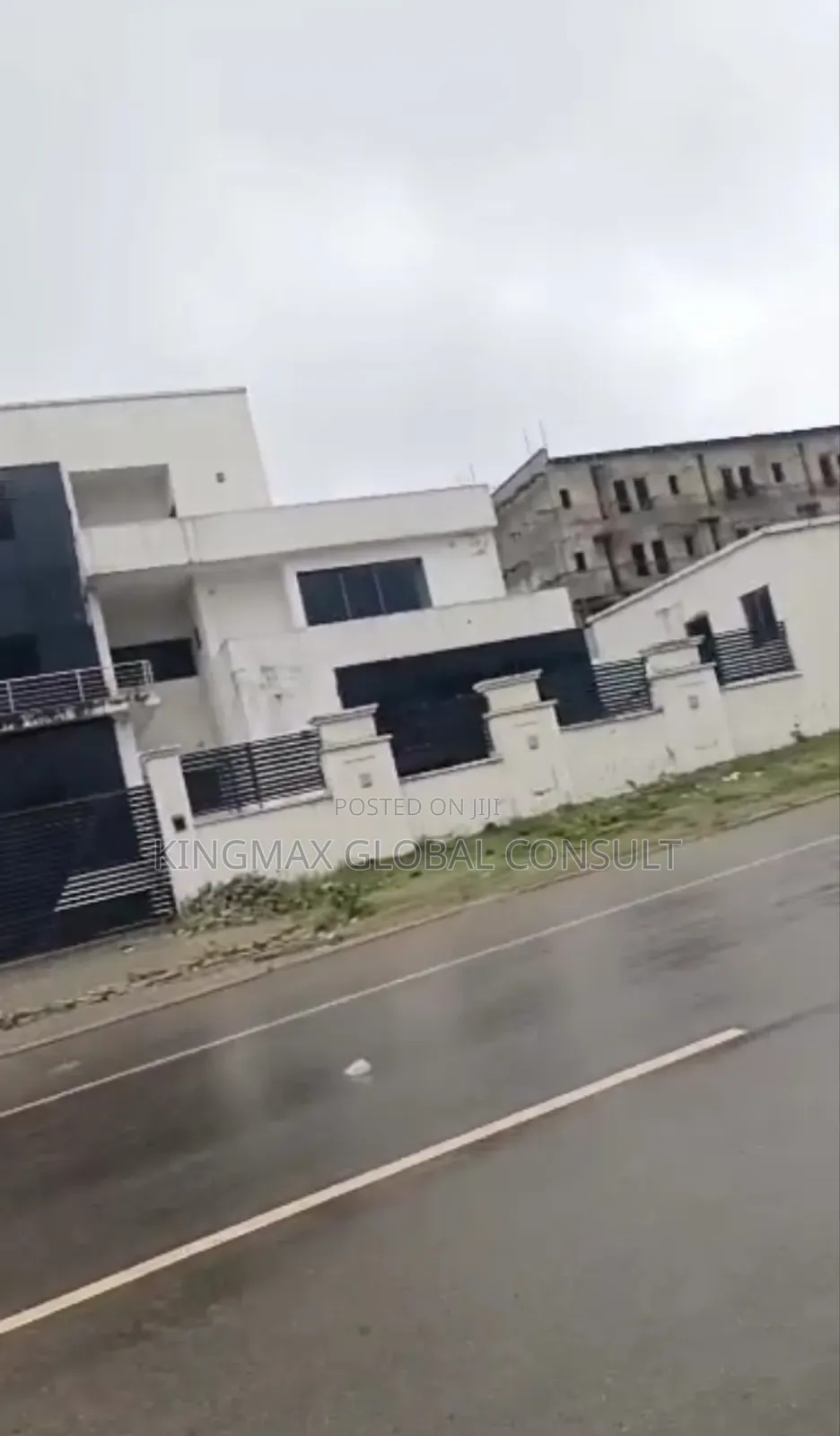 11bdrm Duplex in Guzape District for sale