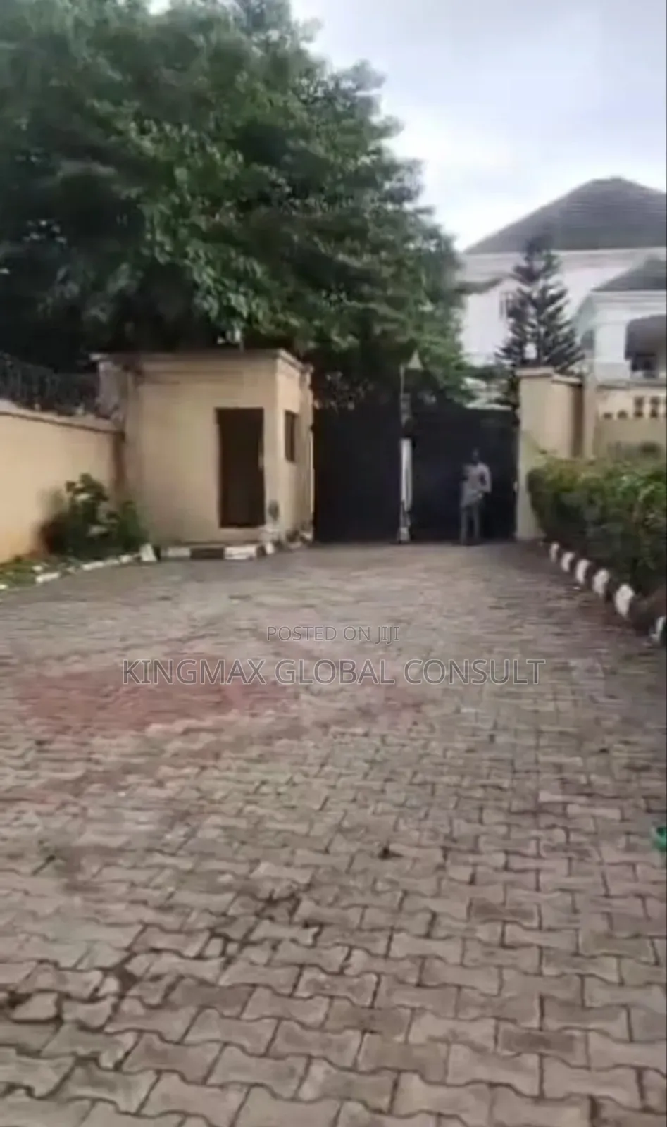 8bdrm Duplex in Maitama Main Abuja for sale