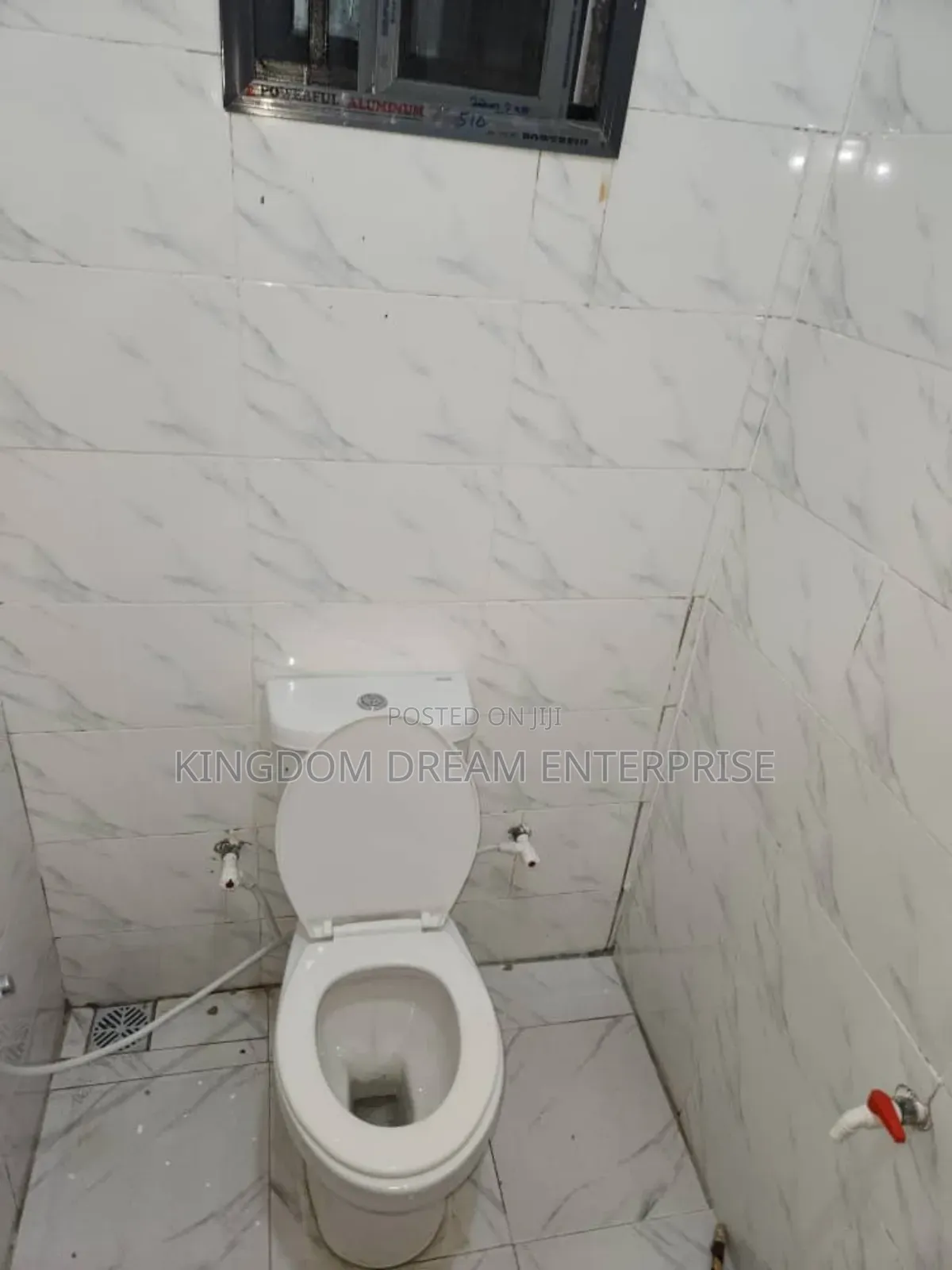 4bdrm Maisonette in Seagate Estate Lekki for rent