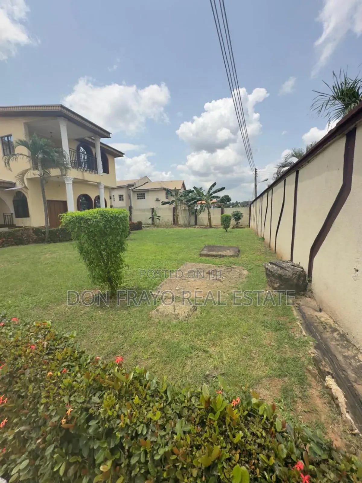 8bdrm Duplex in Parkia Estate, Alalubosa for sale