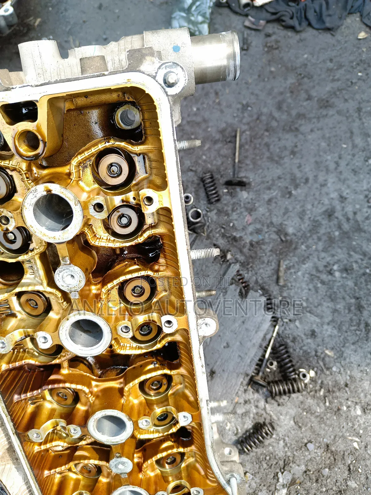 Toyota Engine Top Cylinder