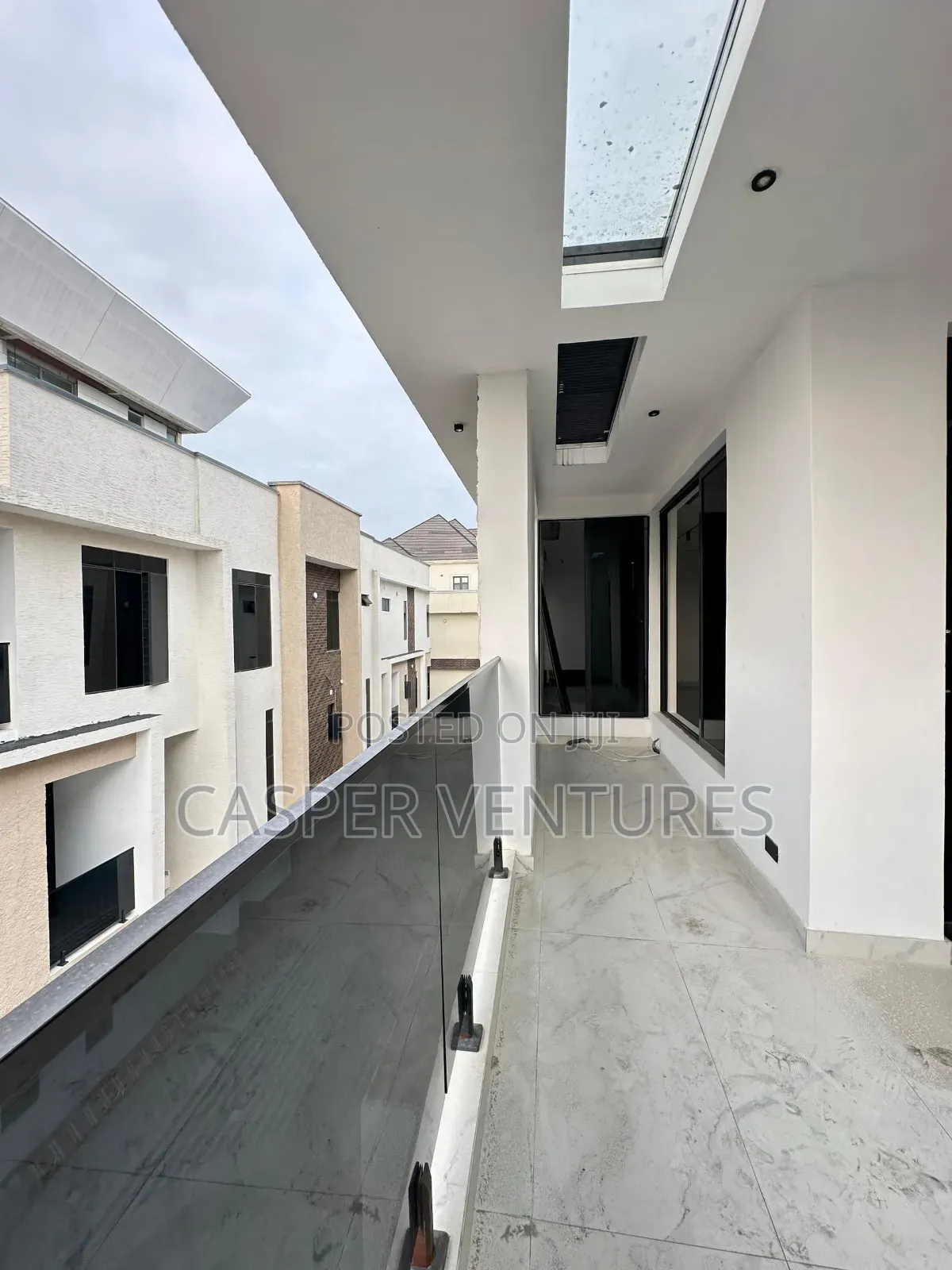 4bdrm Penthouse in Fola Osibo, Lekki Phase 1 for sale