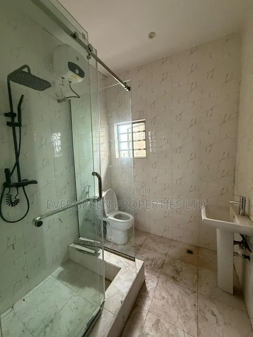 4bdrm Duplex in Akobo for sale