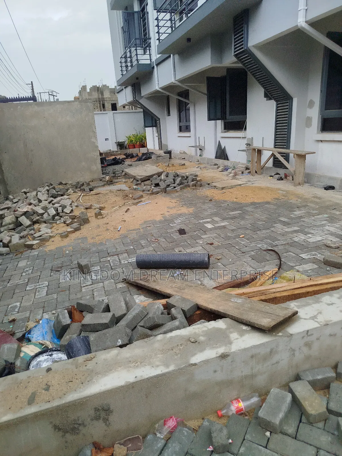 2bdrm Apartment in Kenneth Okonkwo for sale