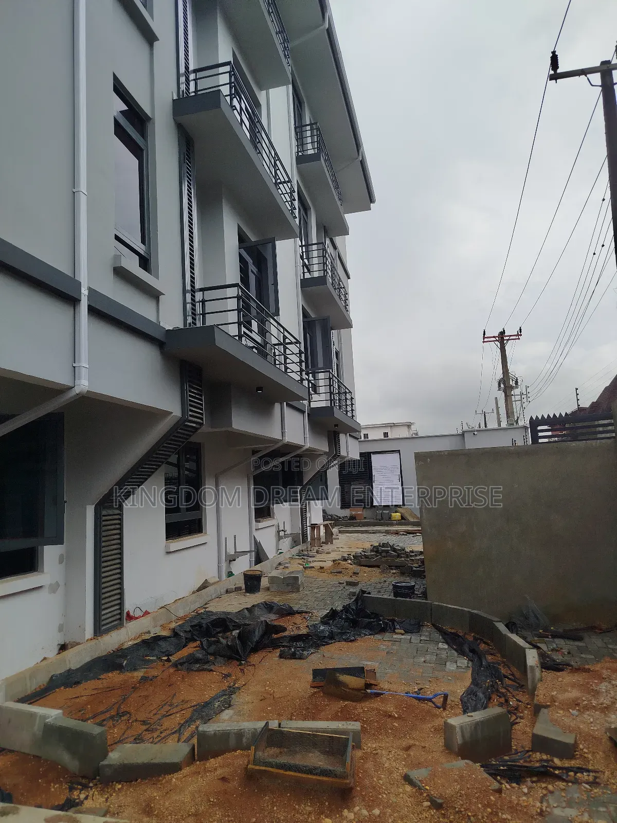 2bdrm Apartment in Kenneth Okonkwo for sale