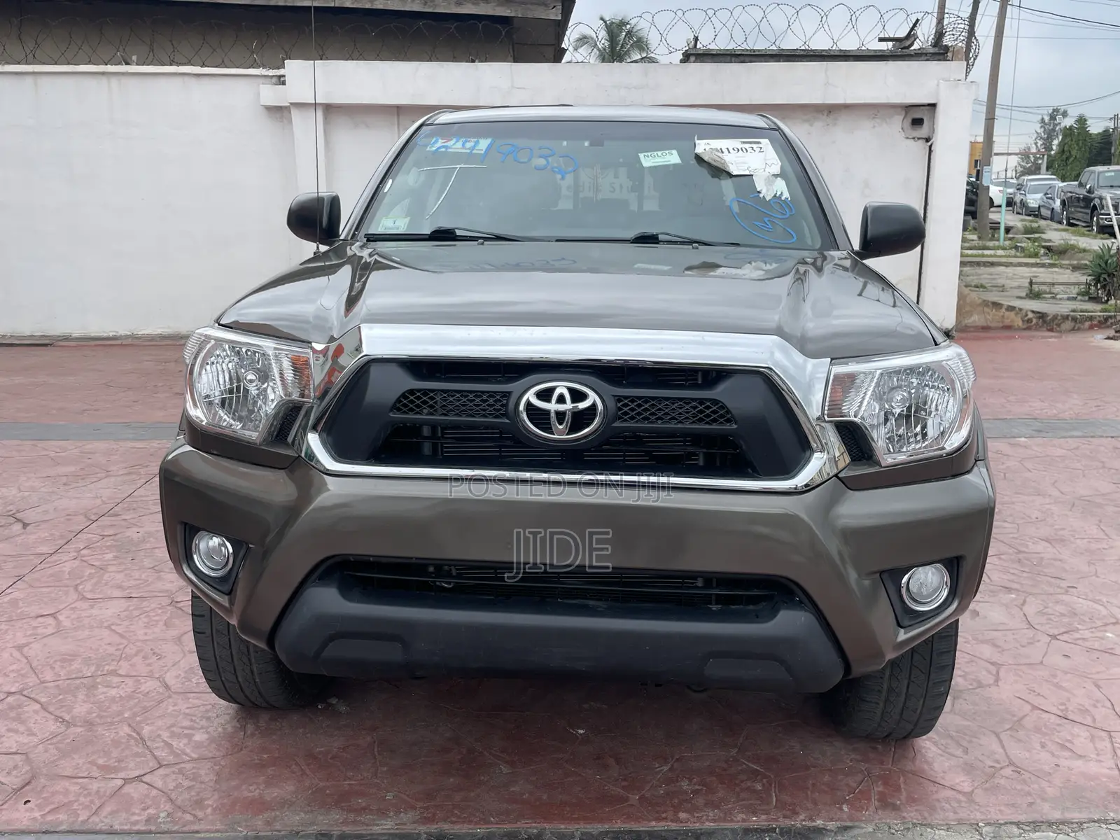 Toyota Tacoma Double Cab 4x2 2.7L 4-Cyl. 4-Speed Automatic 2013 Gold