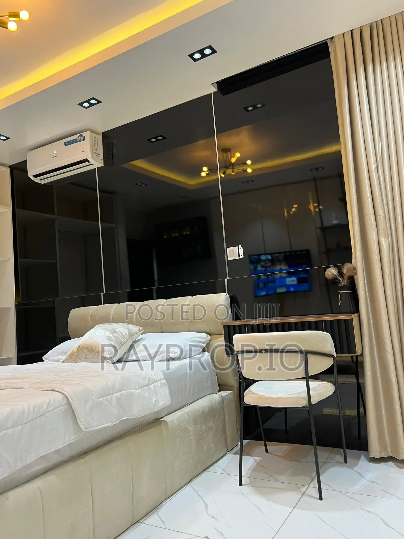 Studio Shortlet in Lekki Phase 1
