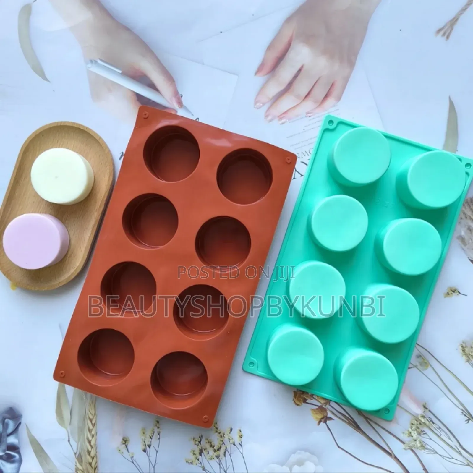 8 Hole Cylinder Round Shaped Silicone Mold