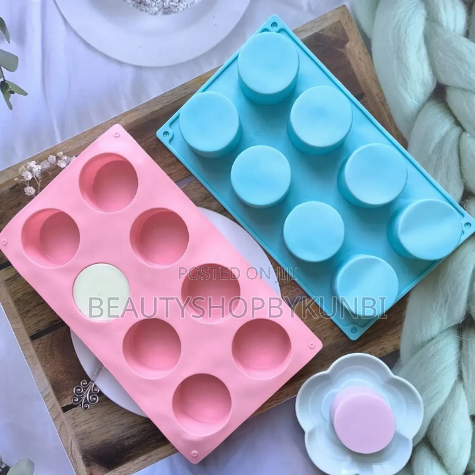 8 Hole Cylinder Round Shaped Silicone Mold