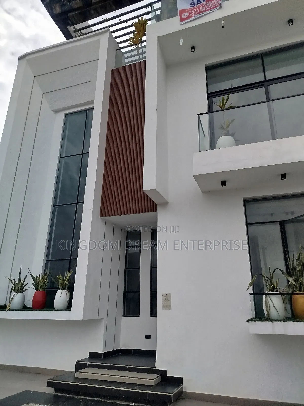 6bdrm House in Osapa London Lekki for sale