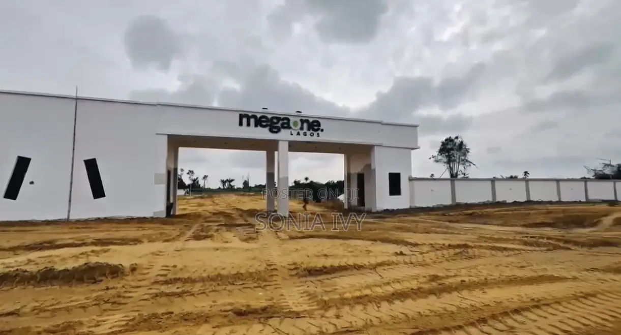 Land at Lekki Epe Expressway
