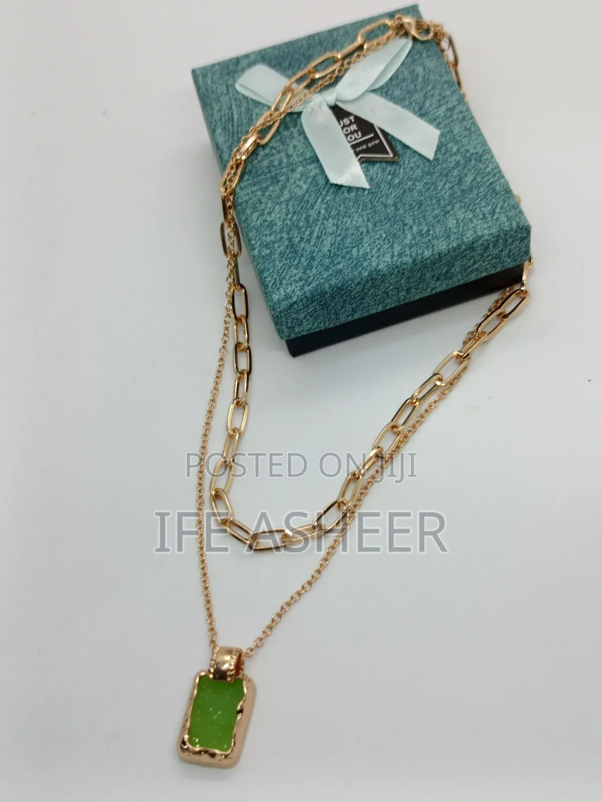 Ladies Beautiful Neck Piece With Bracelets
