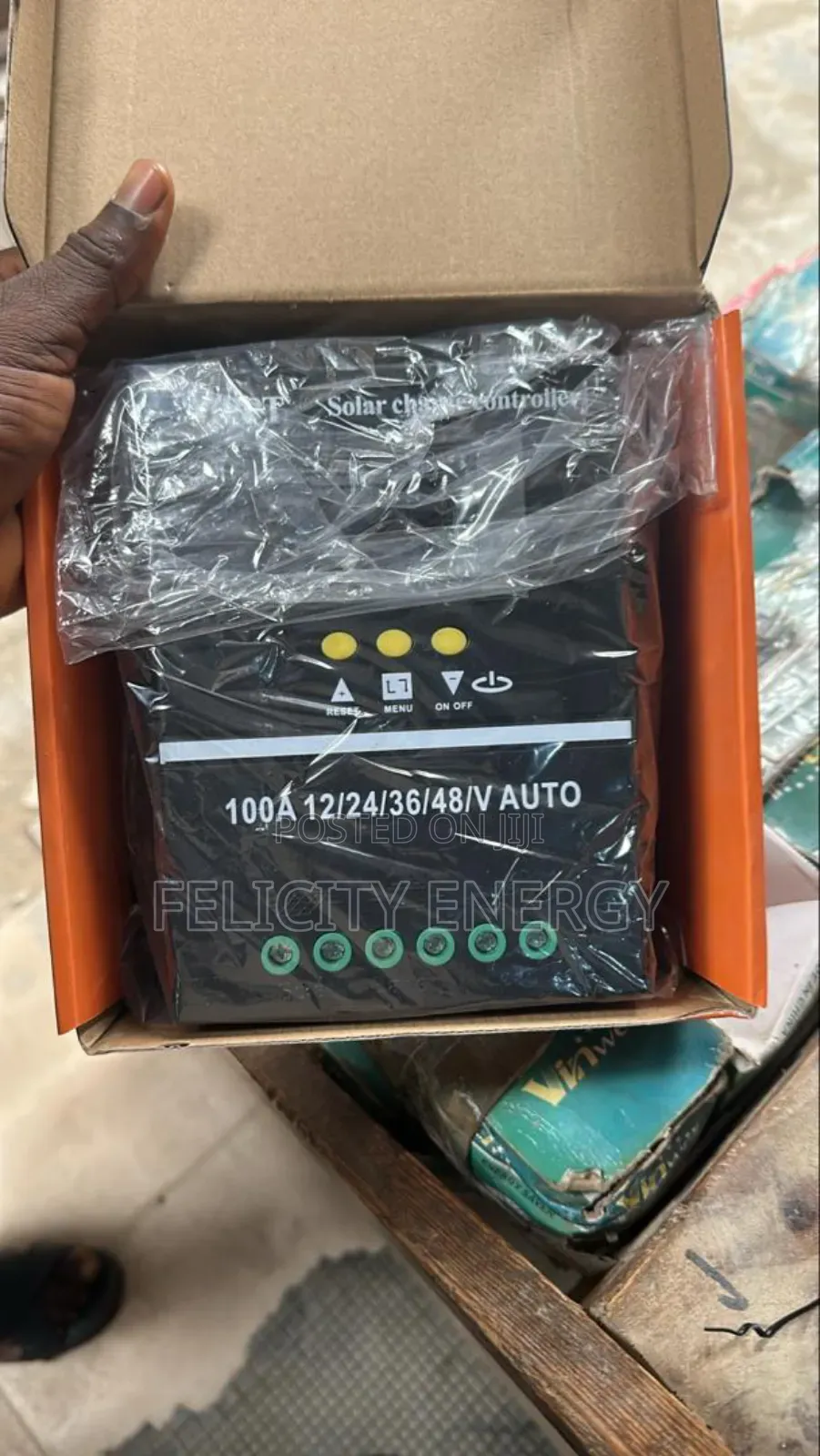 MPPT Charge Controller 100amps