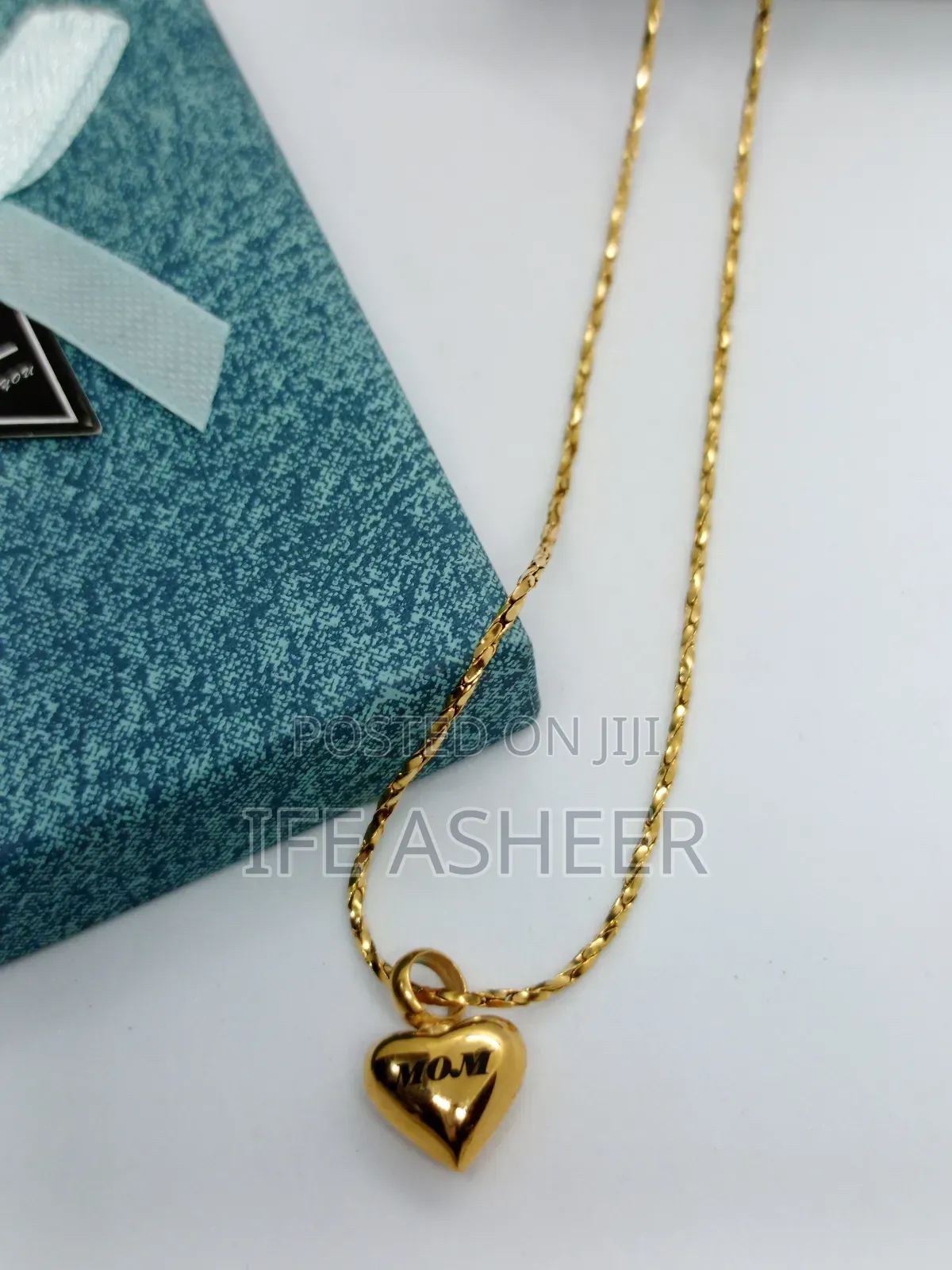 Mom Pendant Gold Necklace