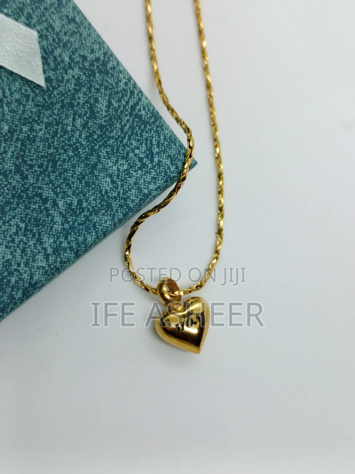 Mom Pendant Gold Necklace