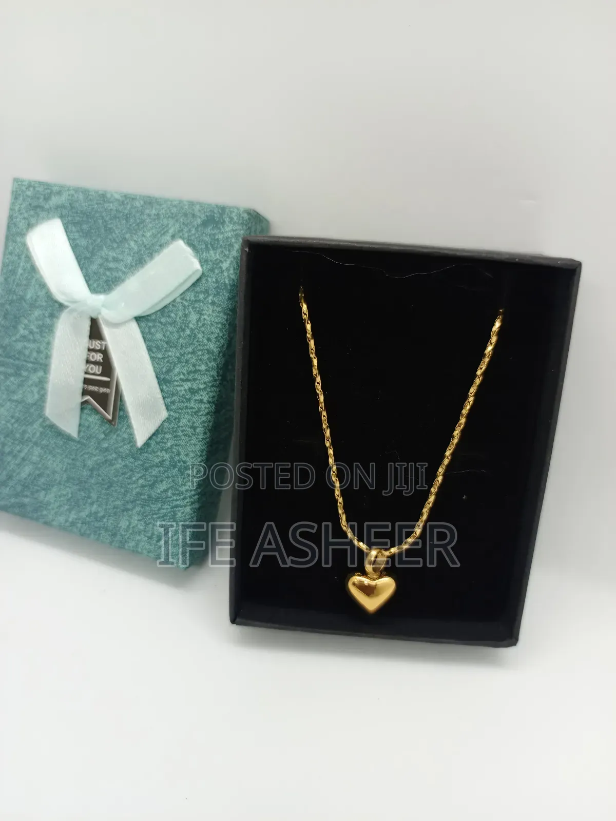 Mom Pendant Gold Necklace