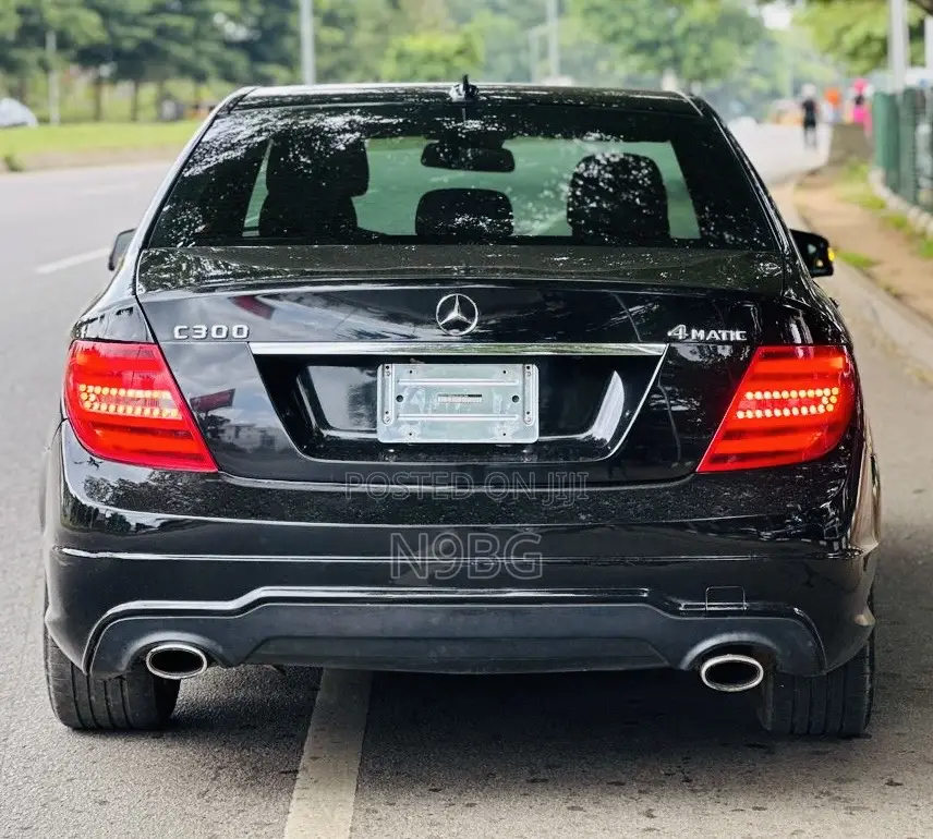Mercedes-Benz C300 2013 Black