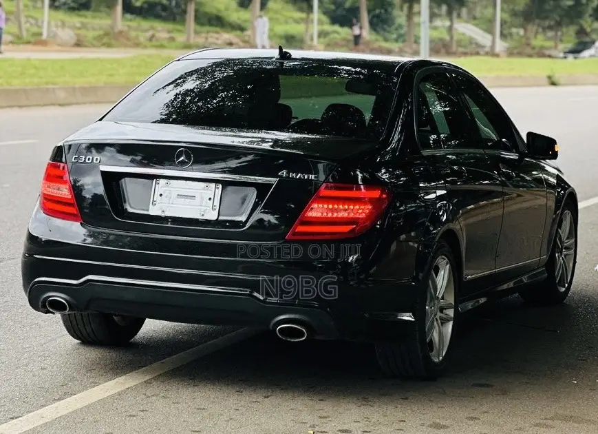 Mercedes-Benz C300 2013 Black