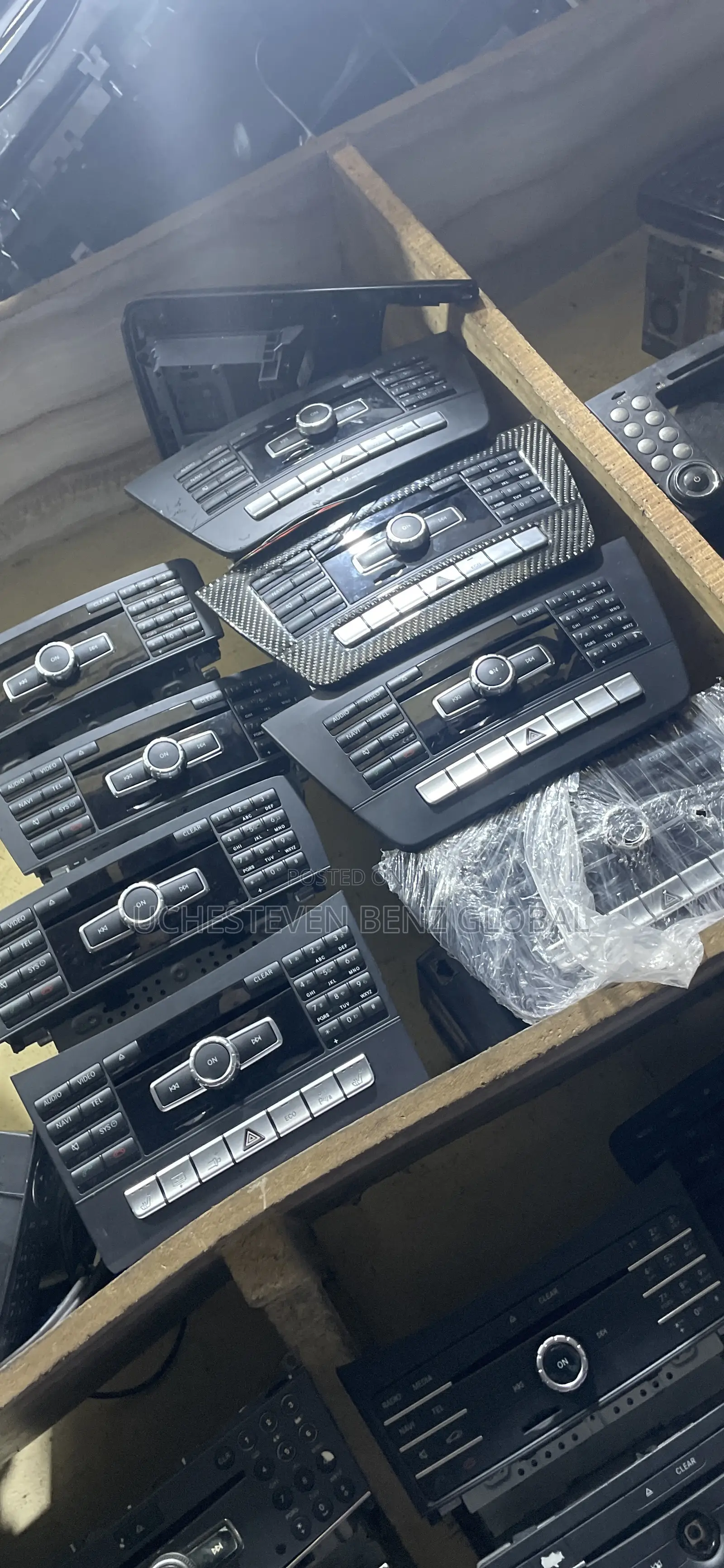 All Kind of Mercedes Benz Car Radio C300 Sclass Gle GLC E300
