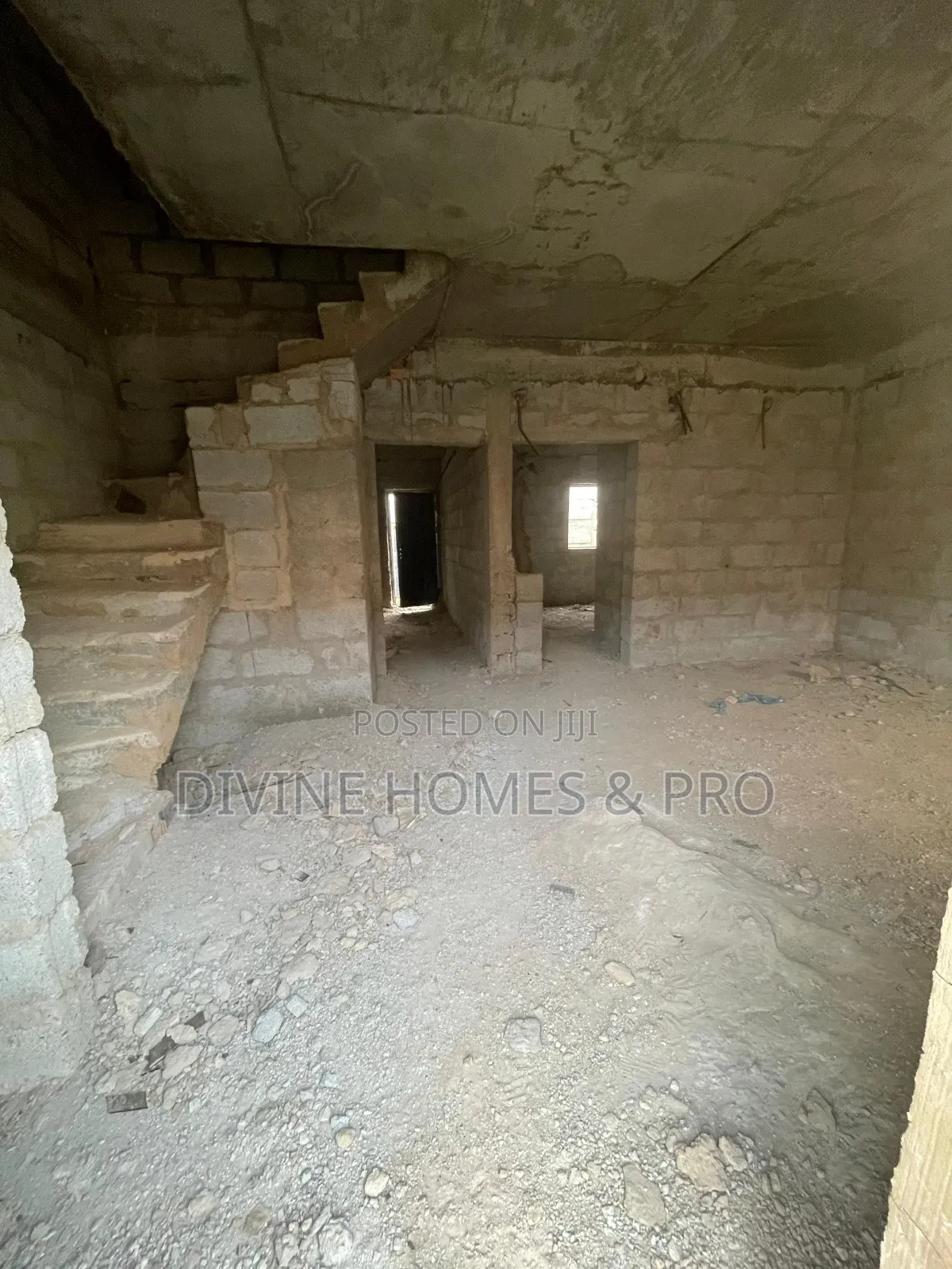 4bdrm Duplex in Life Camp for sale