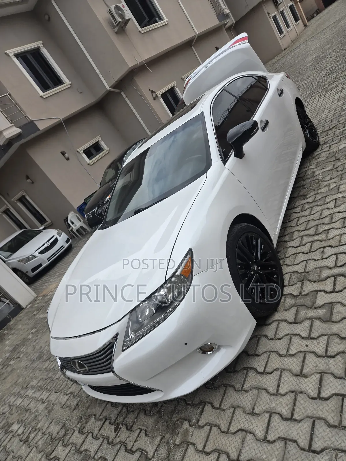Lexus ES 350 FWD 2015 White
