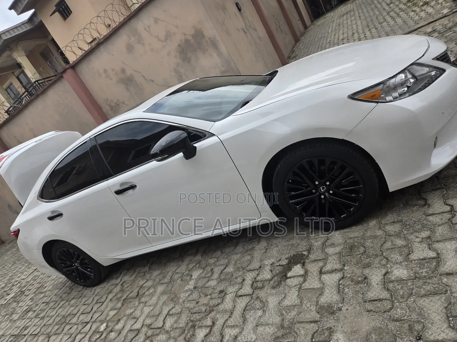 Lexus ES 350 FWD 2015 White
