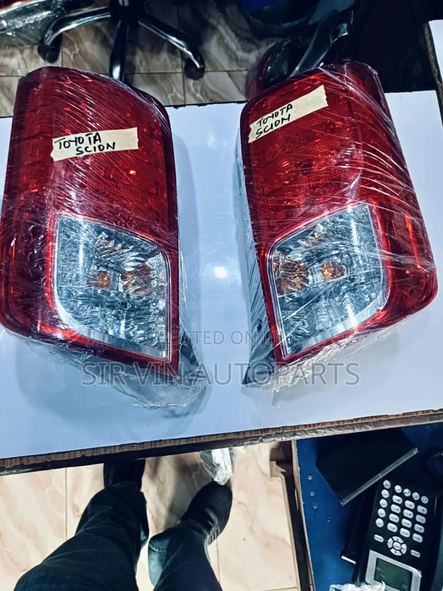 Rearlight/Backlight For Toyota Scion (Used) Set