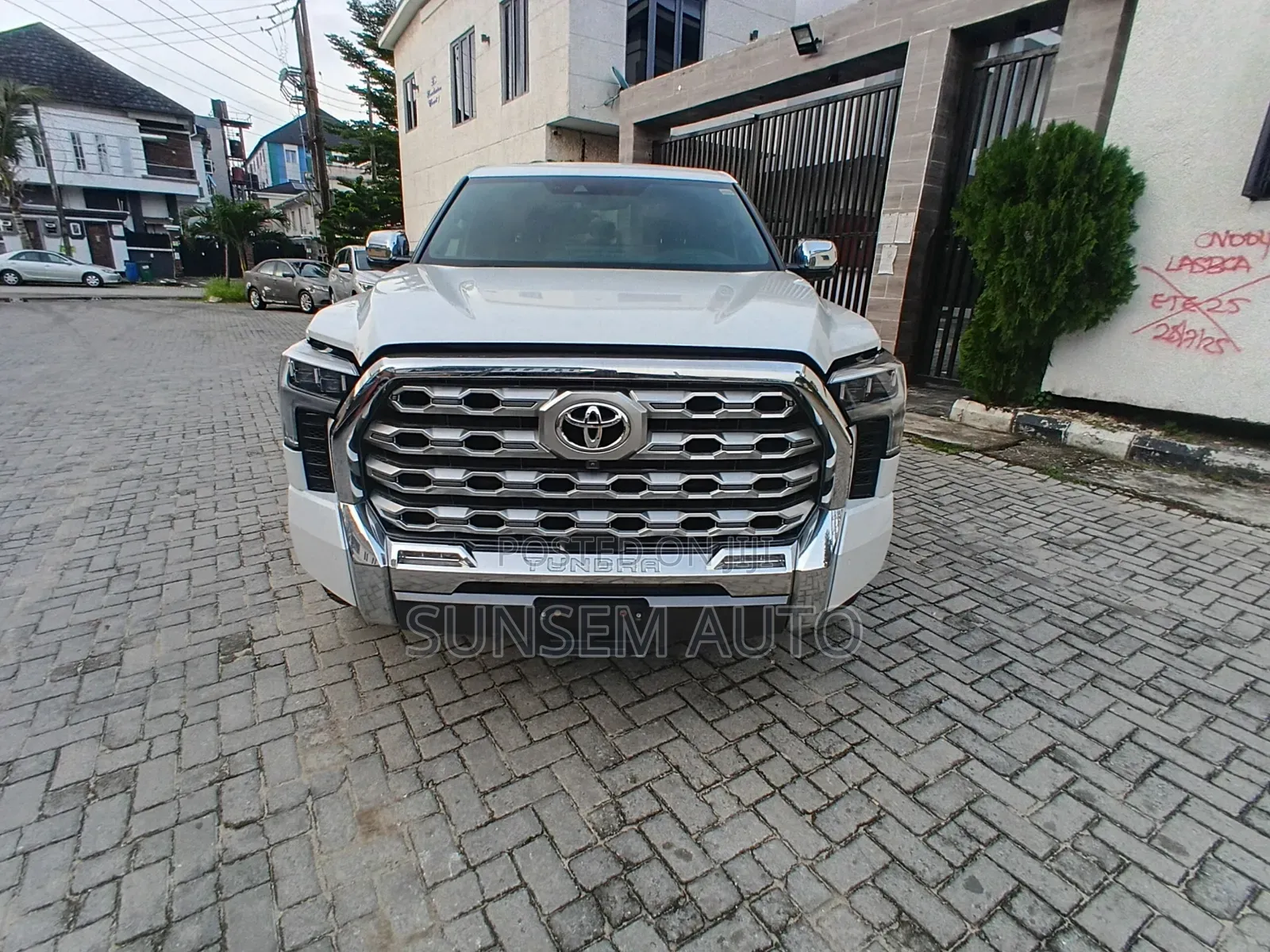 Toyota Tundra 1794 2022 White