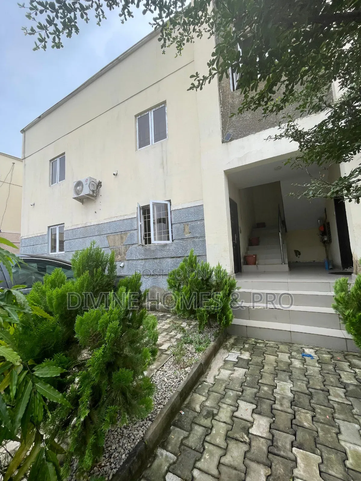 3bdrm Block of Flats in Life Camp for sale