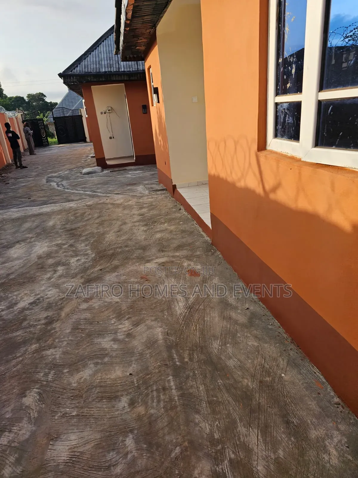 5bdrm Bungalow in Iyalode Area Akobo for sale