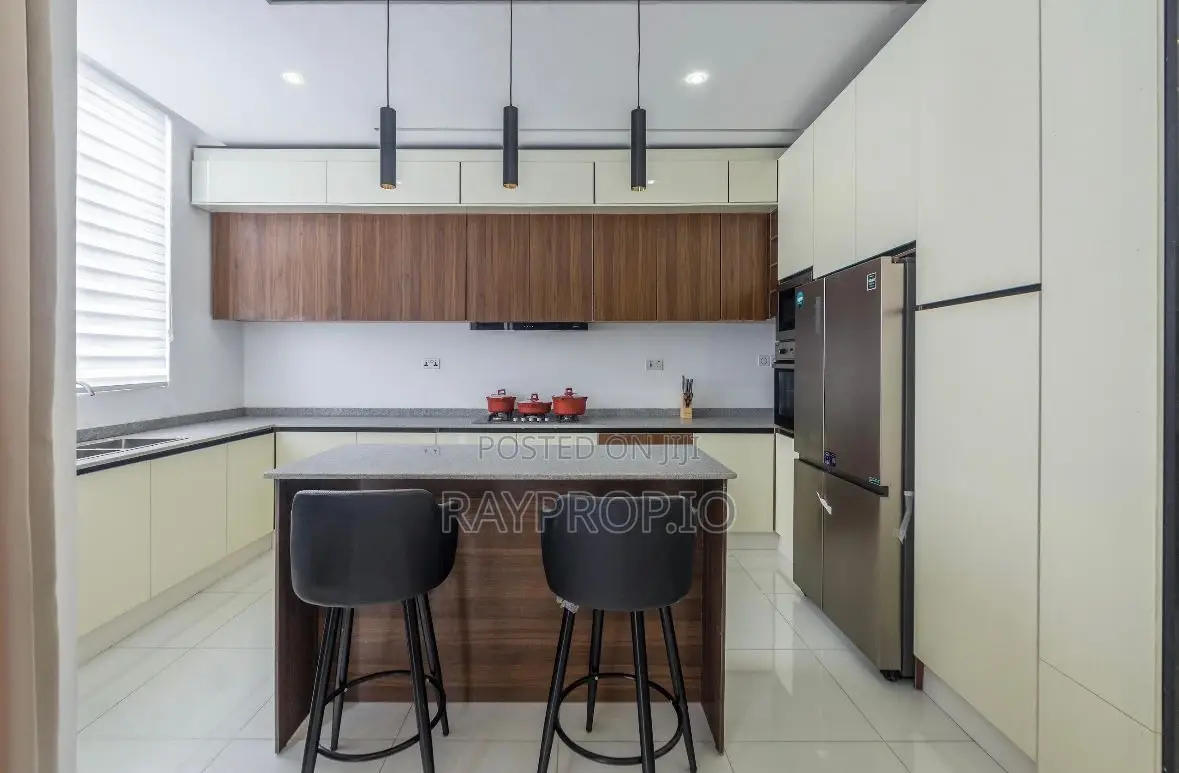 092217tw - 2 Bedroom Shortlet in Ikate Lekki