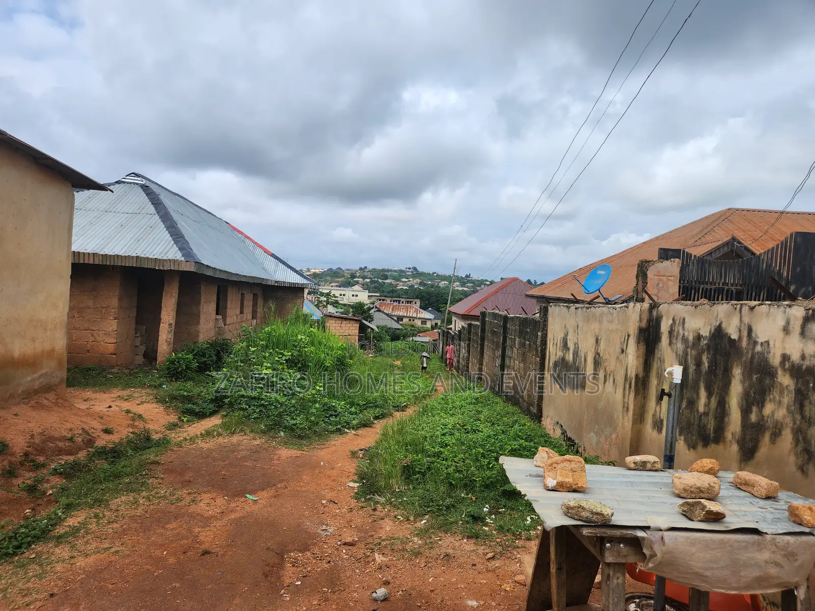 1900m2 Piece of Land at Gbopa Ologuneru Near the Tarred Road