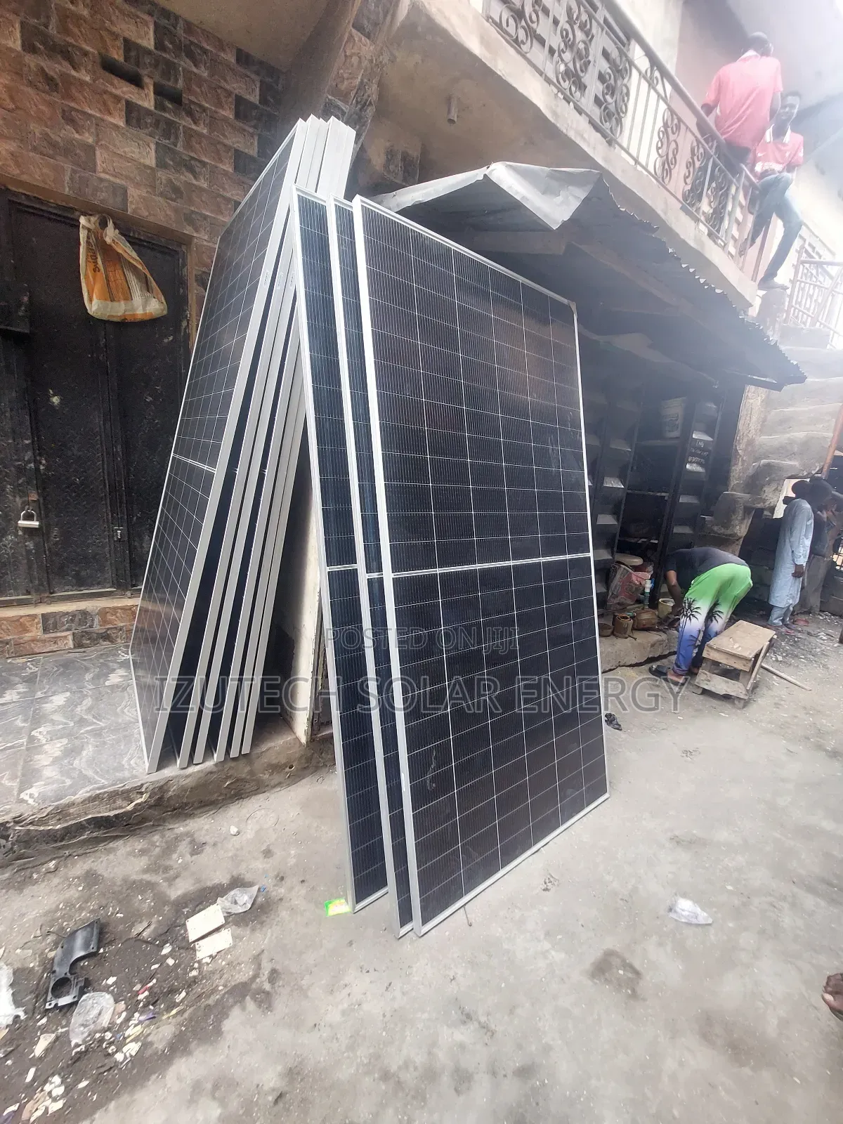Complete 650w Jinko Panel 144cell Much Available