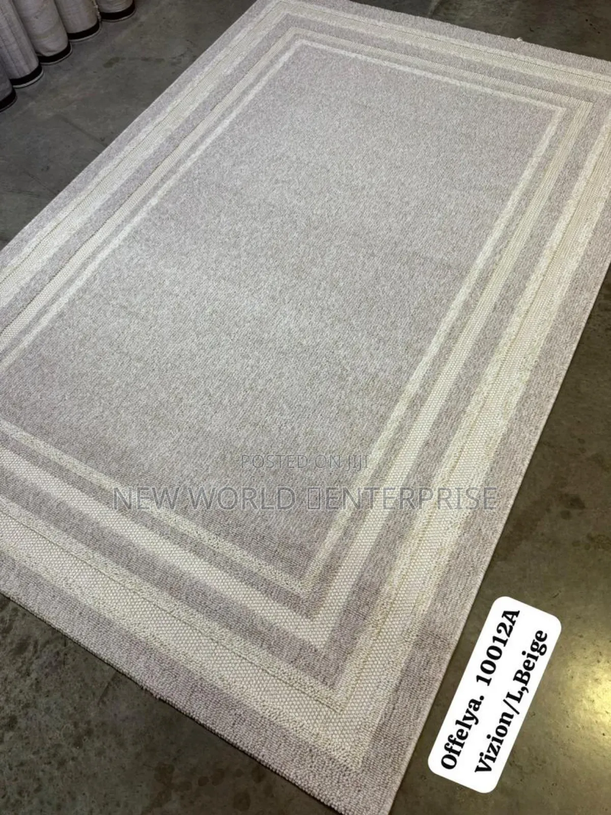 5by7 Feets New Modern Luxurious Mart Turkish Centre Rug