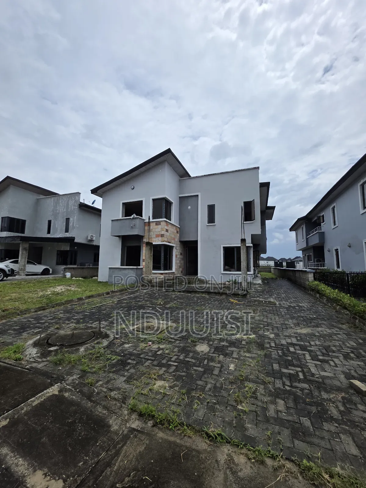 5bdrm Duplex in Creek Haven Estate, VGC / Ajah for sale