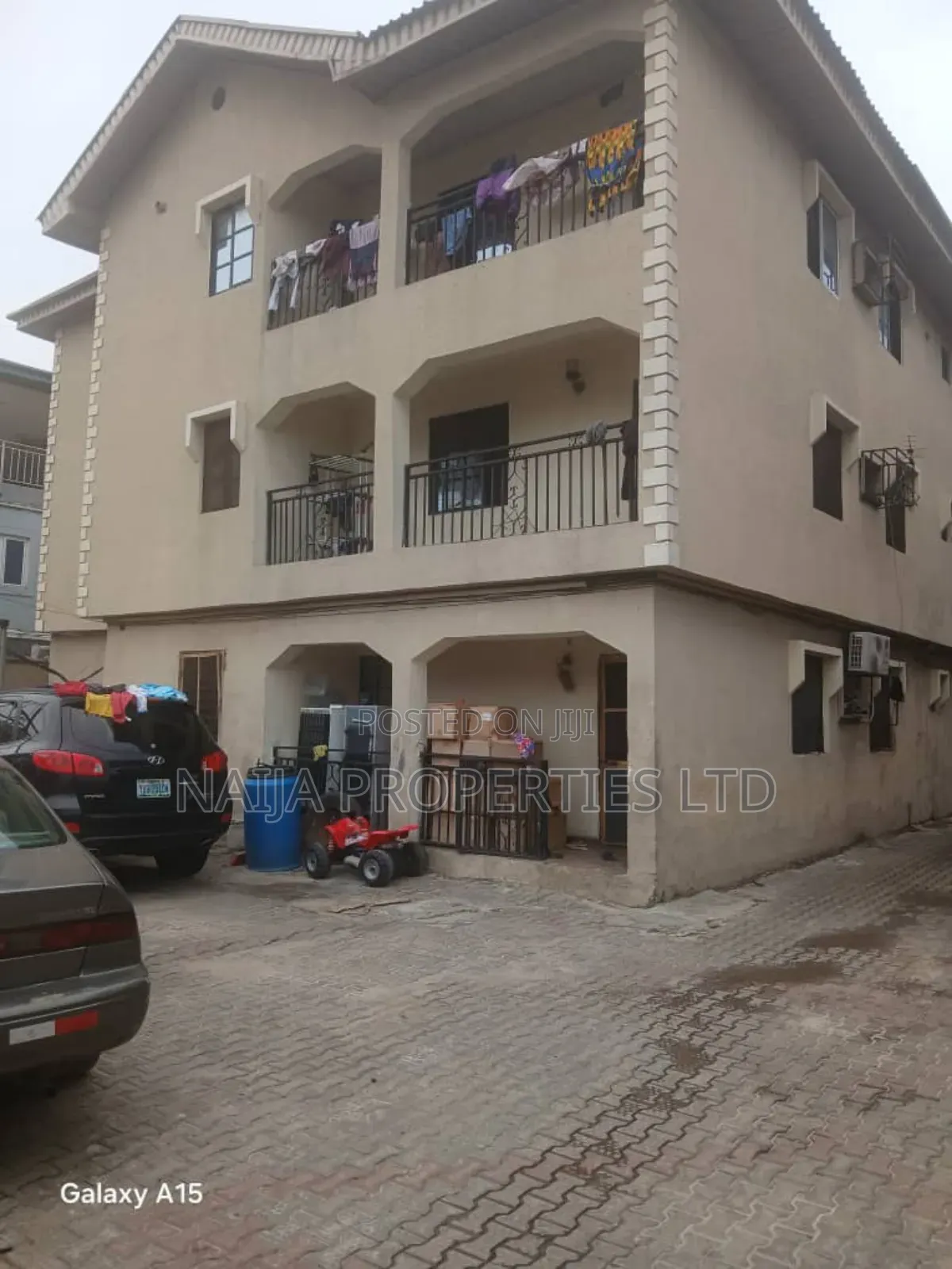 3bdrm Block of Flats in Majek, Sangotedo for sale