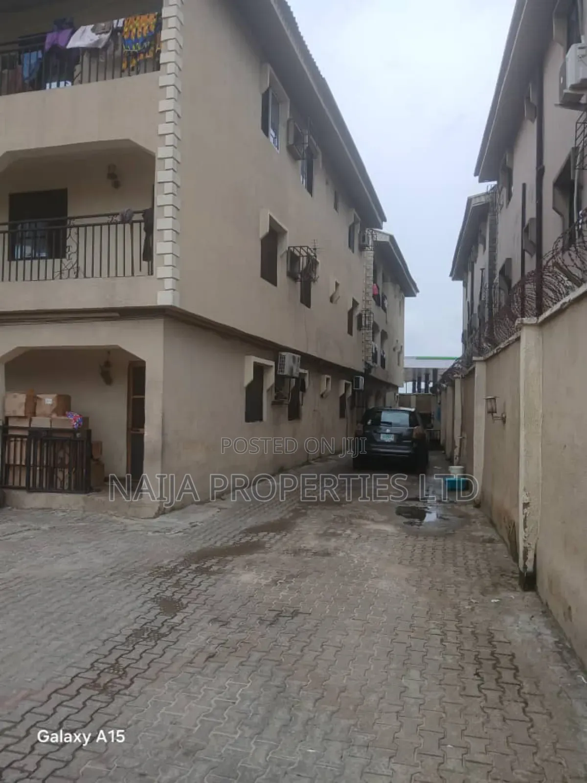 3bdrm Block of Flats in Majek, Sangotedo for sale