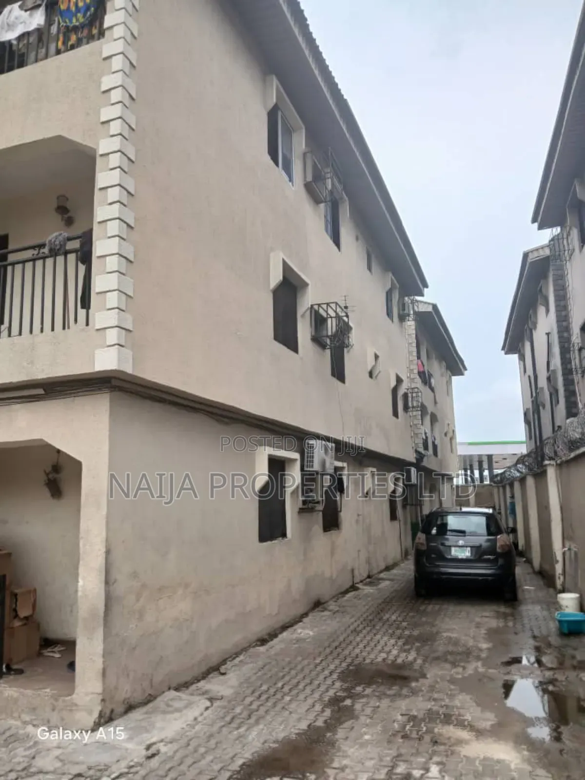 3bdrm Block of Flats in Majek, Sangotedo for sale