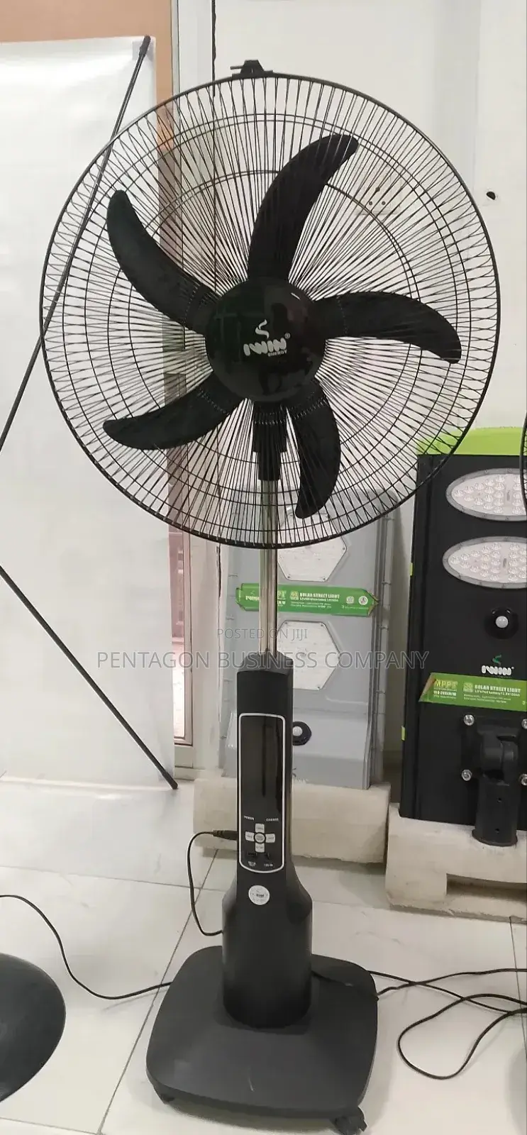 Iwin Rechargeable Ac Dc 18 Inches Standing Fan With 7ahms Battery