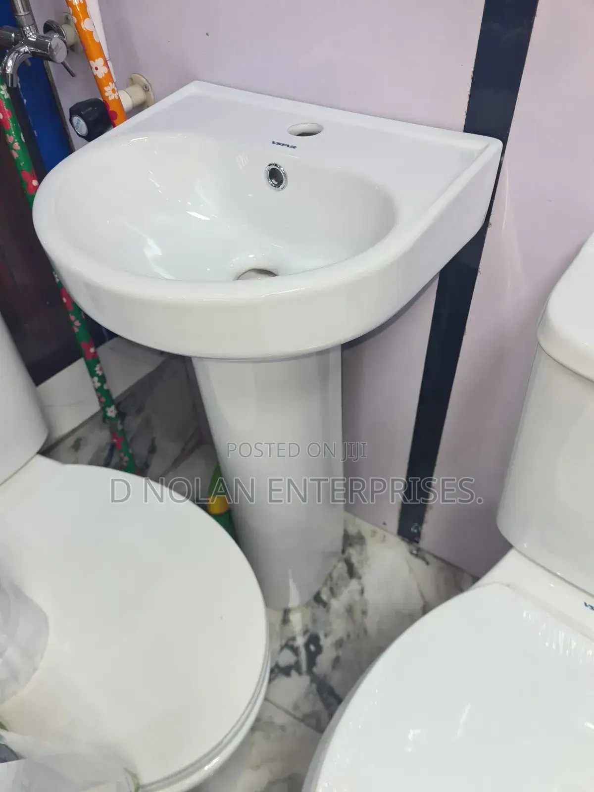 Vstar Small Set Water Closet