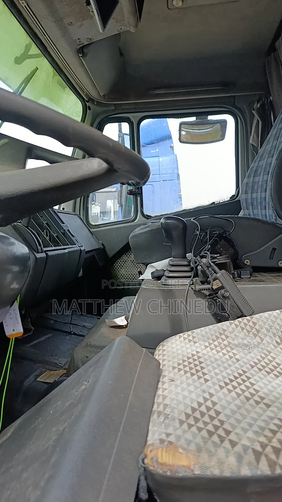 Super Clean Mercedes Benz Truck 2433