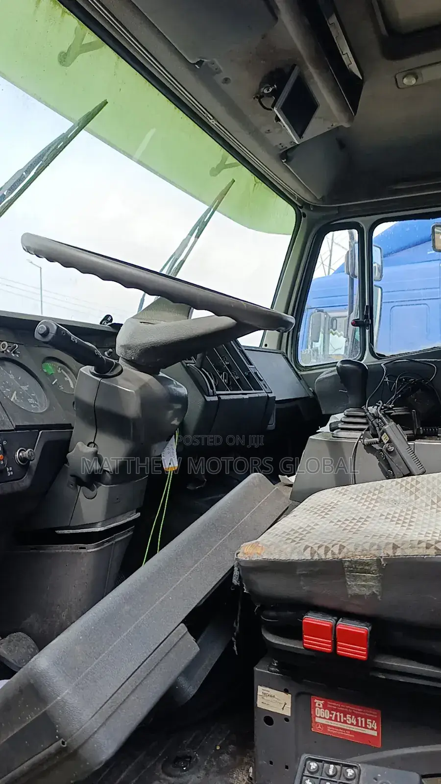 Super Clean Mercedes Benz Truck 2433