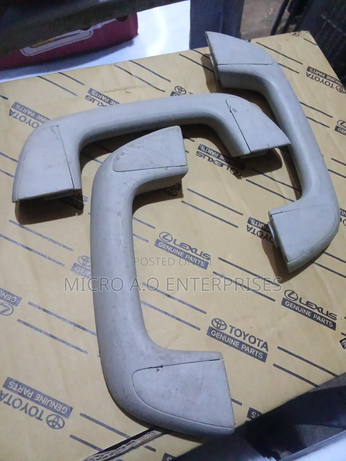 Inner Roof Handle Hilux 2018