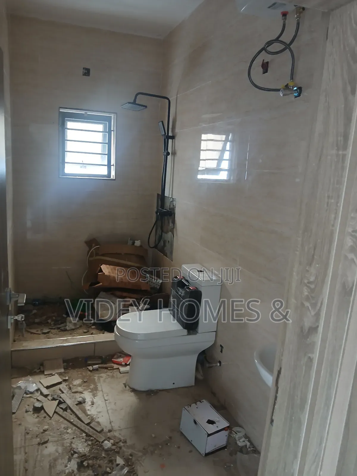 3bdrm Duplex in Sunnyvale 2, Dakwo District for rent