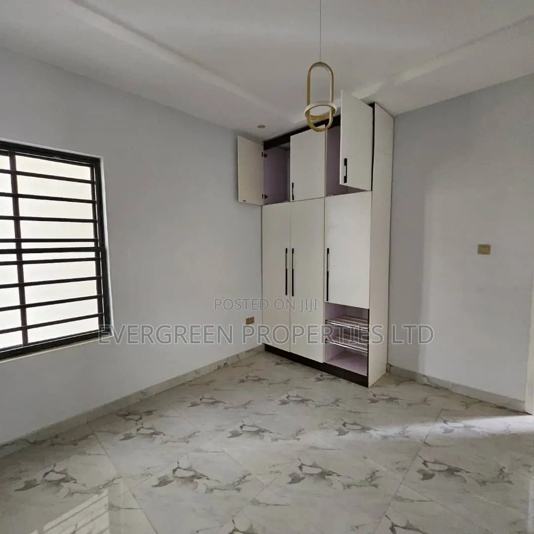 4bdrm Duplex in Akobo for rent