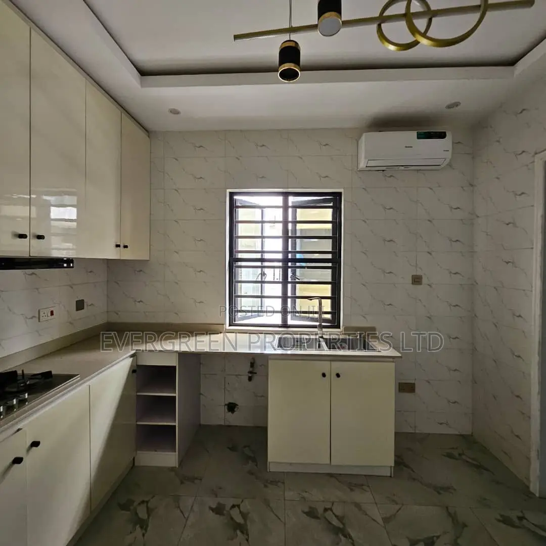 4bdrm Duplex in Akobo for rent