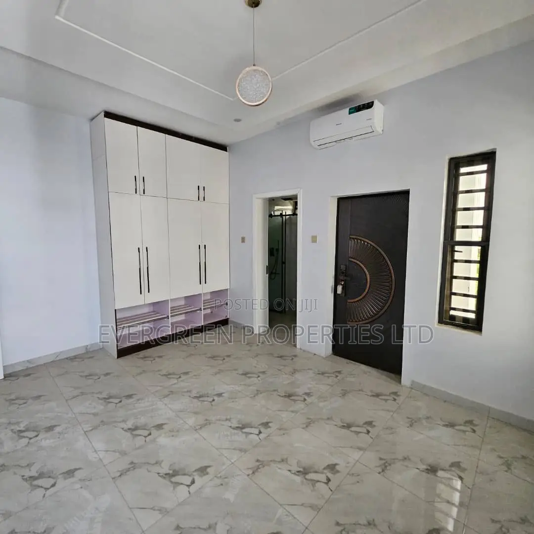 4bdrm Duplex in Akobo for rent